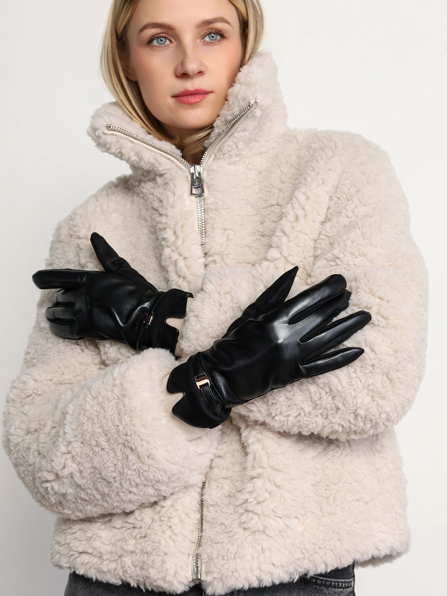 Перчатки комбинированные с декоративной пряжкой в ассортименте